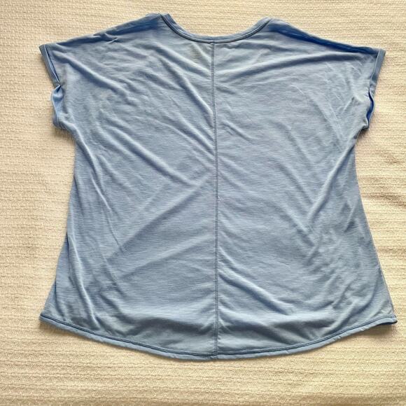 XL Lilly Pulitzer Luxletic Bryana Short-Sleeve Scoop-Neck Tee in Blue Peri - Picture 3 of 7